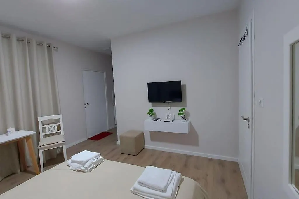 Tranquil Oasis For Two Aparthotel Selita e Vogel Albania